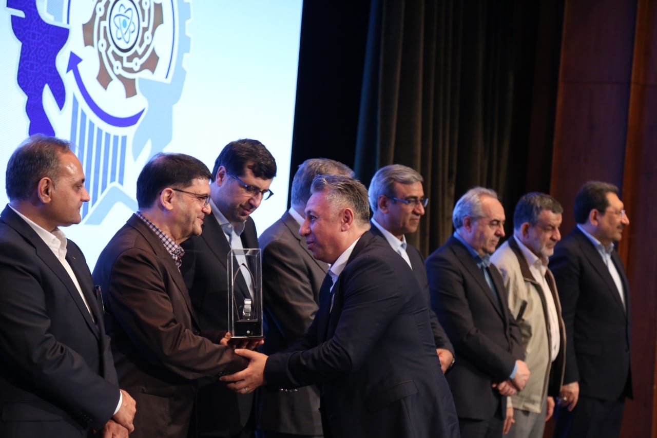 منح الجائزة الذهبية ليوم الصناعة والتعدين لشركة “صناعات الاتصالات آوا” العضو في (IIID)